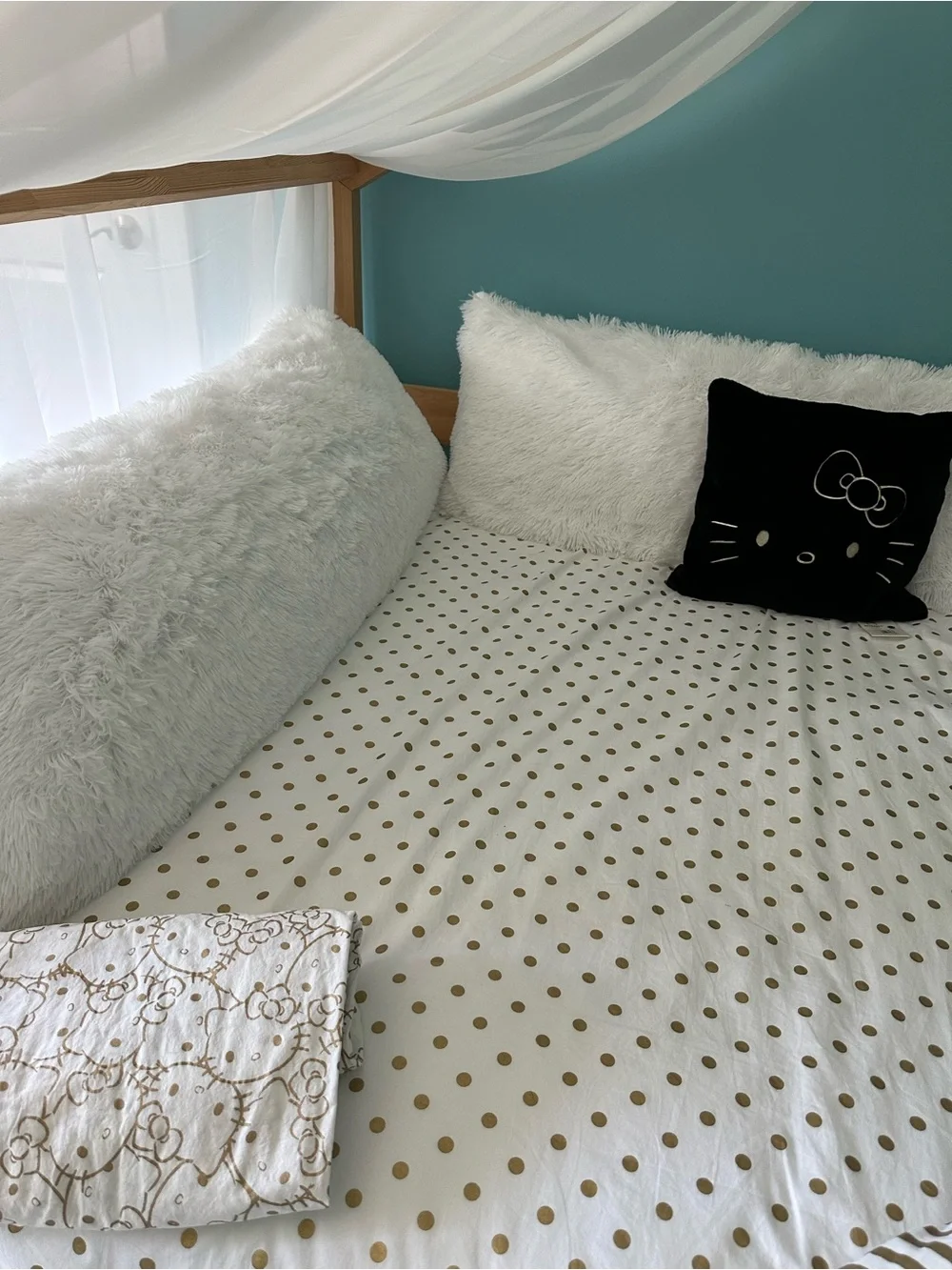Pottery Barn Queen White and Gold Polka Reversible Dot / Stripe Duvet Cover Set